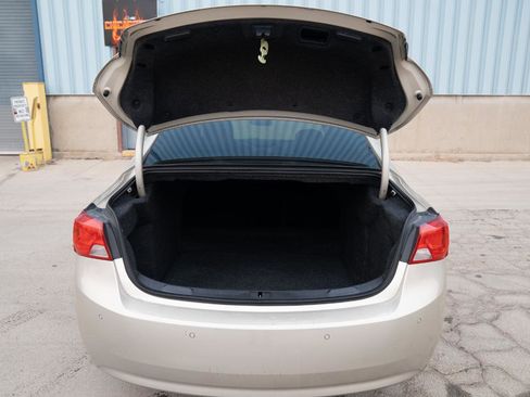 Used 2015 Chevrolet Impala LT w/ Convenience Package image 16