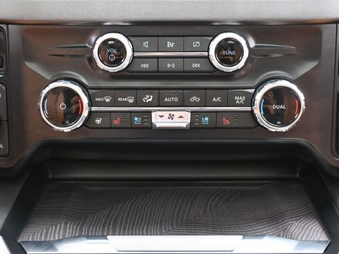 Used 2024 Ford F250 Platinum image 41