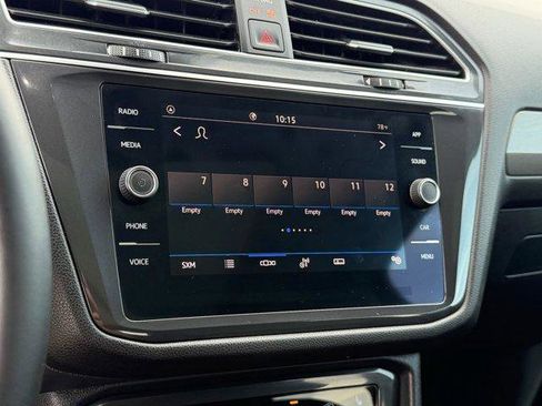 Used 2023 Volkswagen Tiguan SE w/ Panoramic Sunroof Package image 25