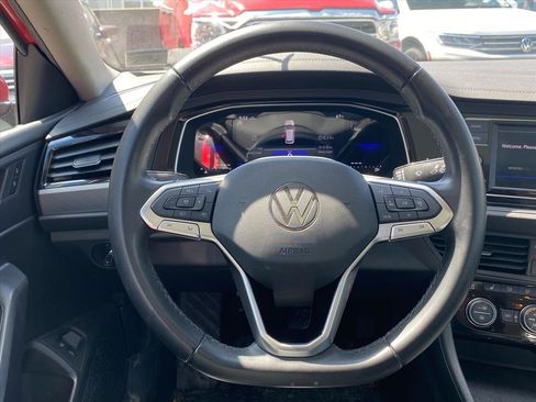 Certified 2023 Volkswagen Jetta SE w/ Panoramic Sunroof Package FWD image 5