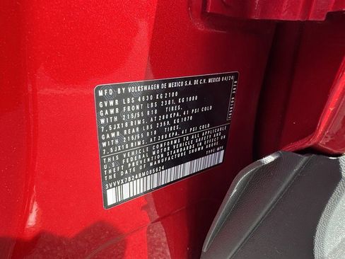 Used 2024 Volkswagen Taos SE w/ Panoramic Sunroof Package image 27