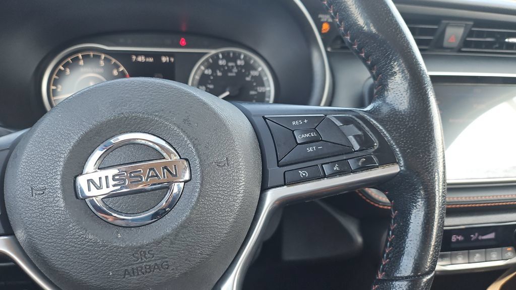 Used 2018 Nissan Kicks SR FWD image 10