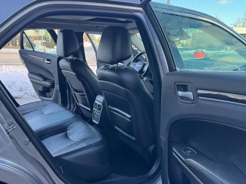 Used 2017 Chrysler 300 C image 18