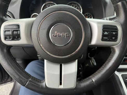 Used 2015 Jeep Compass High Altitude image 32