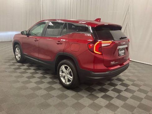 Used 2024 GMC Terrain SLE AWD/4WD image 8