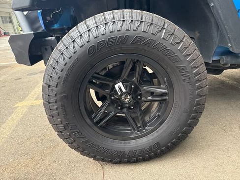 Used 2015 Jeep Wrangler Sport w/ Quick Order Package 23S AWD/4WD image 23
