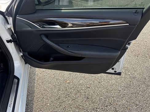 Used 2019 BMW 540i image 14