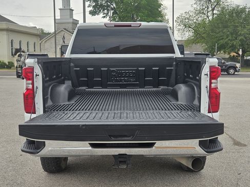 Used 2025 Chevrolet Silverado 2500 LT AWD/4WD image 13