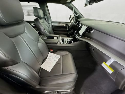 New 2026 Jeep Grand Wagoneer Limited AWD/4WD image 28