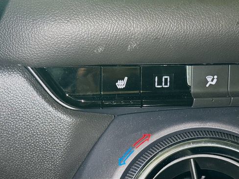 Certified 2025 Chevrolet Blazer LT FWD image 18