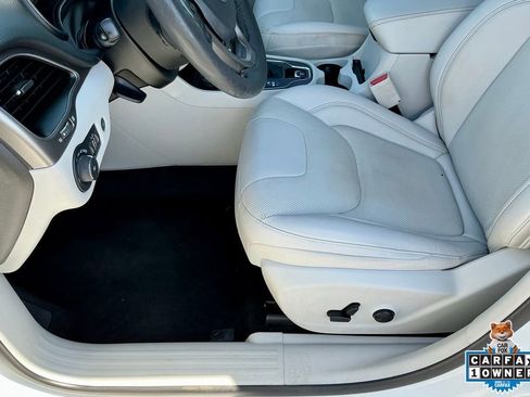 Used 2022 Jeep Cherokee Latitude Lux w/ Sun & Sound Group image 43