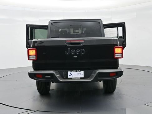 New 2025 Jeep Gladiator Sport image 33