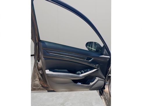 Used 2018 Honda Accord EX-L image 7