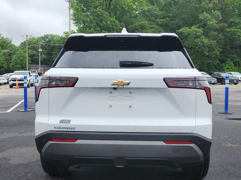 New 2026 Chevrolet Equinox LT FWD image 4