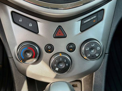 Used 2019 Chevrolet Sonic LT w/ Convenience Package FWD image 17