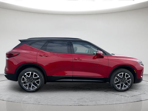 New 2026 Chevrolet Blazer RS w/ LPO, Floor Liner Package AWD/4WD image 7
