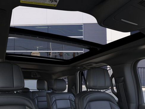 New 2026 Lincoln Navigator Reserve w/ Jet Appearance Package AWD/4WD image 22
