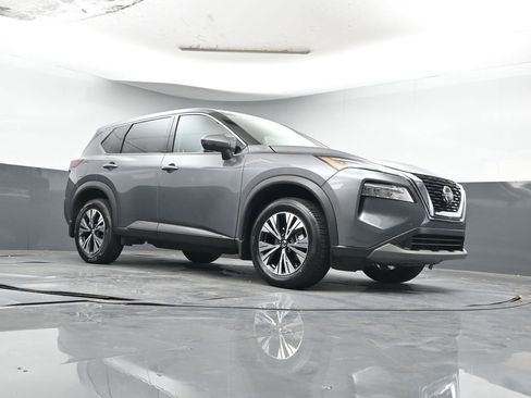 Used 2021 Nissan Rogue SV image 33