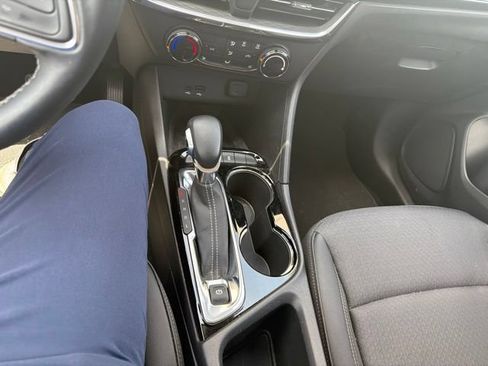 Used 2024 Buick Encore GX Preferred w/ Comfort Package FWD image 19