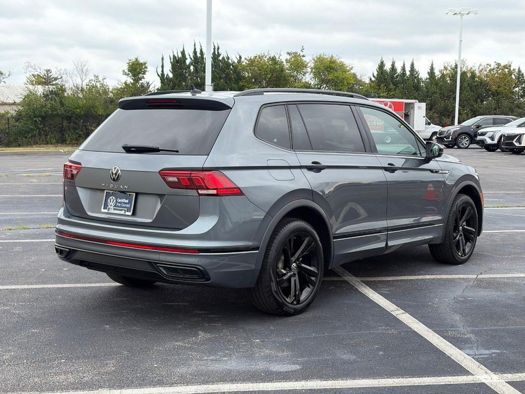 Used 2023 Volkswagen Tiguan SE R-Line FWD image 3