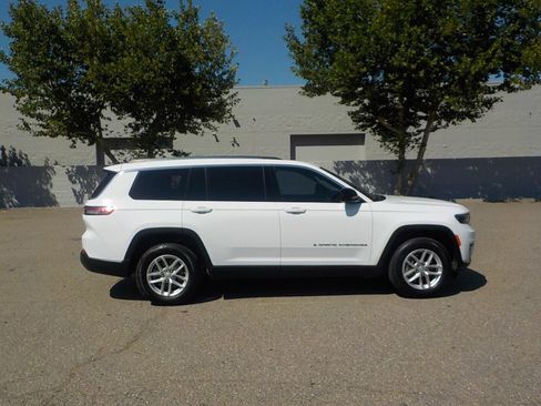 Used 2024 Jeep Grand Cherokee L Laredo w/ Luxury Tech Group I AWD/4WD image 9