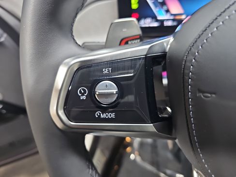 Certified 2025 BMW 750e xDrive image 19