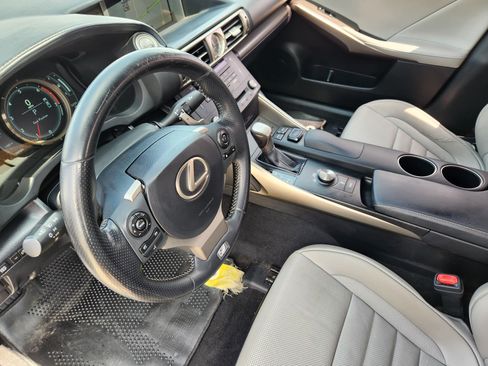 Used 2016 Lexus IS 200t w/ F Sport Package RWD image 14
