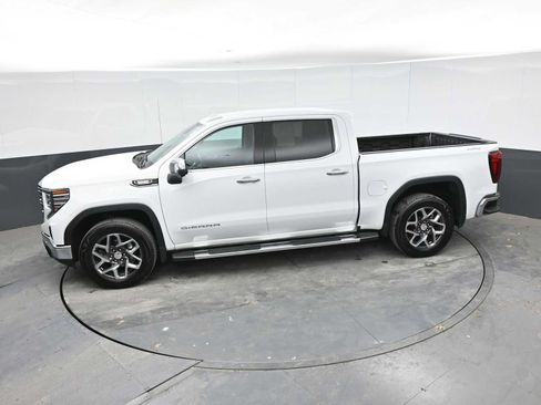 Used 2024 GMC Sierra 1500 SLT w/ SLT Premium Plus Package AWD/4WD image 29