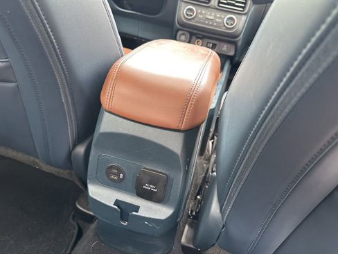 Used 2022 Ford Maverick Lariat w/ Lariat Luxury Package FWD image 12