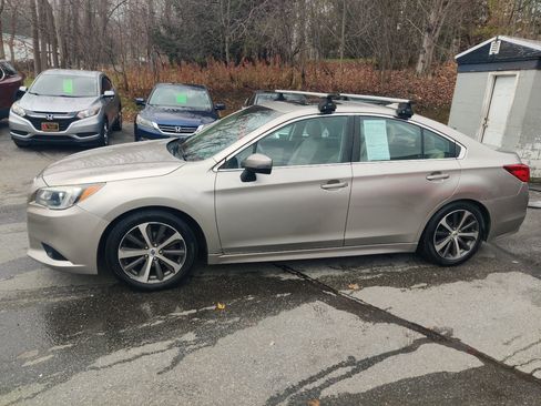 Used 2017 Subaru Legacy 2.5i Limited image 3