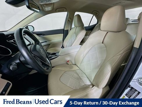 Used 2018 Toyota Camry L image 21