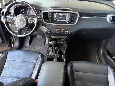 Used 2018 Kia Sorento EX FWD image 14