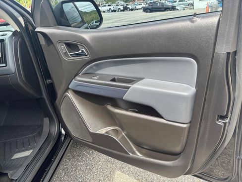 Used 2017 Chevrolet Colorado Z71 w/ Z71 Midnight Edition AWD/4WD image 30