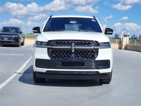 New 2025 Lincoln Navigator Reserve w/ Jet Appearance Package image 2