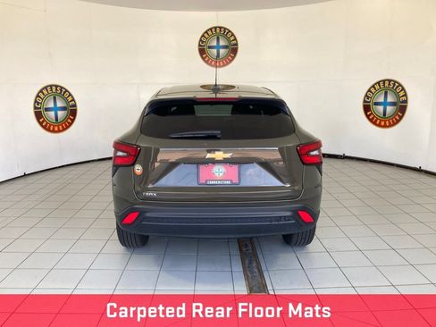 Used 2024 Chevrolet Trax LS w/ LS Convenience Package FWD image 22
