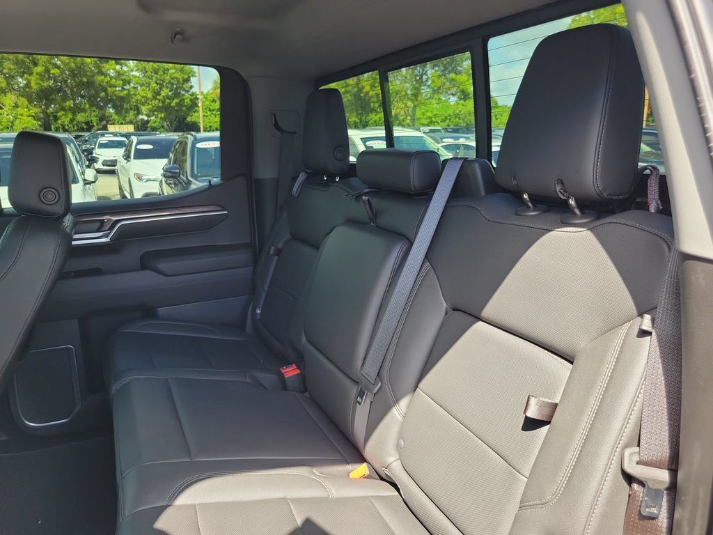 Used 2022 Chevrolet Silverado 1500 LTZ w/ Technology Package AWD/4WD image 14