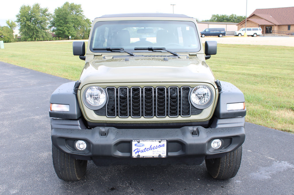 Used 2026 Jeep Wrangler Unlimited Sport AWD/4WD image 2