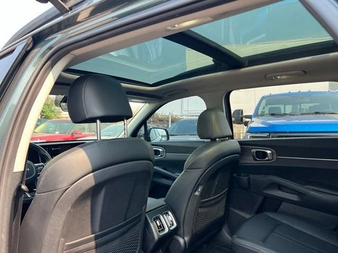 Certified 2022 Kia Sorento X-Line EX AWD/4WD image 13
