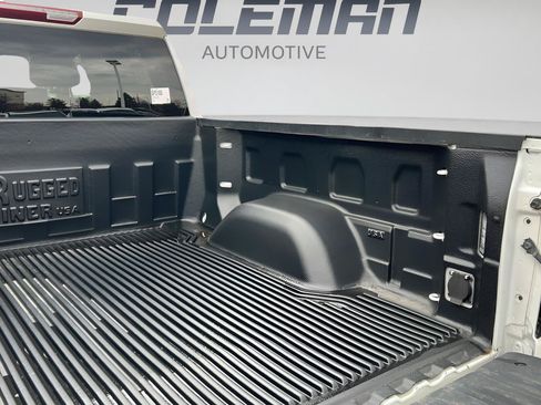 Used 2025 GMC Sierra 1500 SLT AWD/4WD image 12