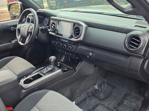 Used 2023 Toyota Tacoma TRD Off-Road w/ Advanced Technology Package AWD/4WD image 9