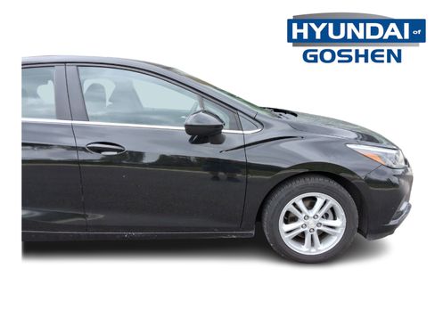 Used 2017 Chevrolet Cruze LT FWD image 10