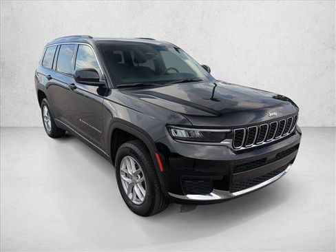 Used 2025 Jeep Grand Cherokee L Laredo RWD image 3