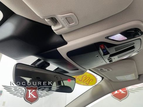 Used 2023 Subaru Outback Limited w/ Popular Package #2 image 17