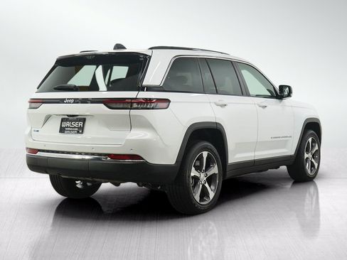 Used 2022 Jeep Grand Cherokee Limited 4xe w/ Luxury Tech Group II AWD/4WD image 5