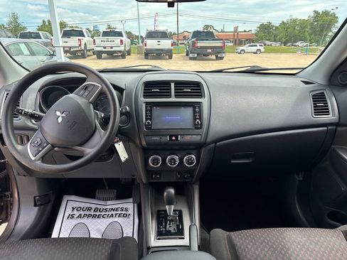 Used 2019 Mitsubishi Outlander Sport ES FWD image 13