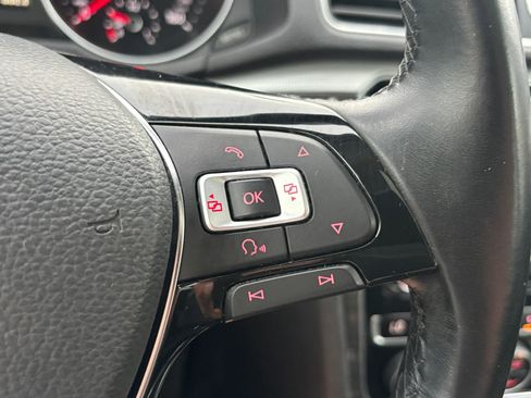 Used 2017 Volkswagen Passat 1.8T SEL Premium image 19