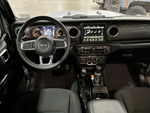 Certified 2023 Jeep Gladiator Overland image 12