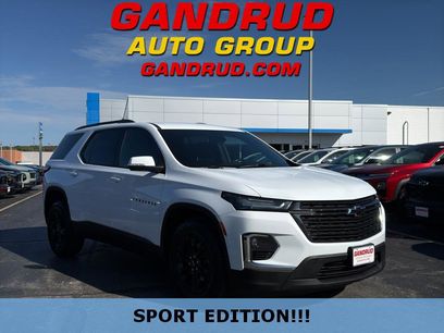 Used 2022 Chevrolet Traverse LT