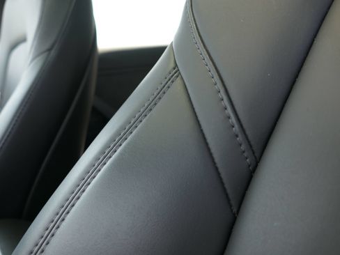 Used 2018 Tesla Model 3 Long Range RWD image 13