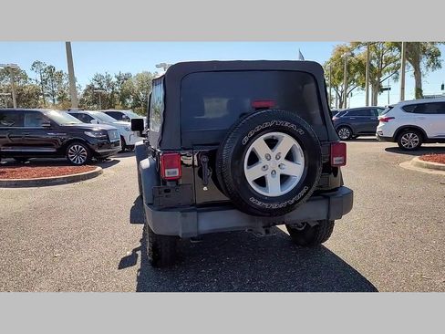 Used 2018 Jeep Wrangler Unlimited Sport S image 19